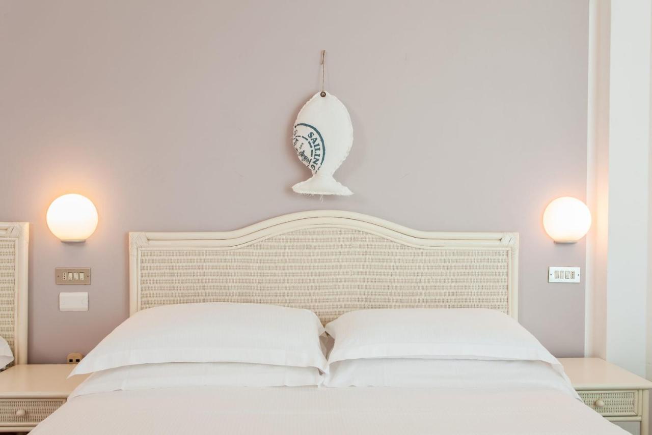 Hotel Roxy & Beach Cesenatico Esterno foto
