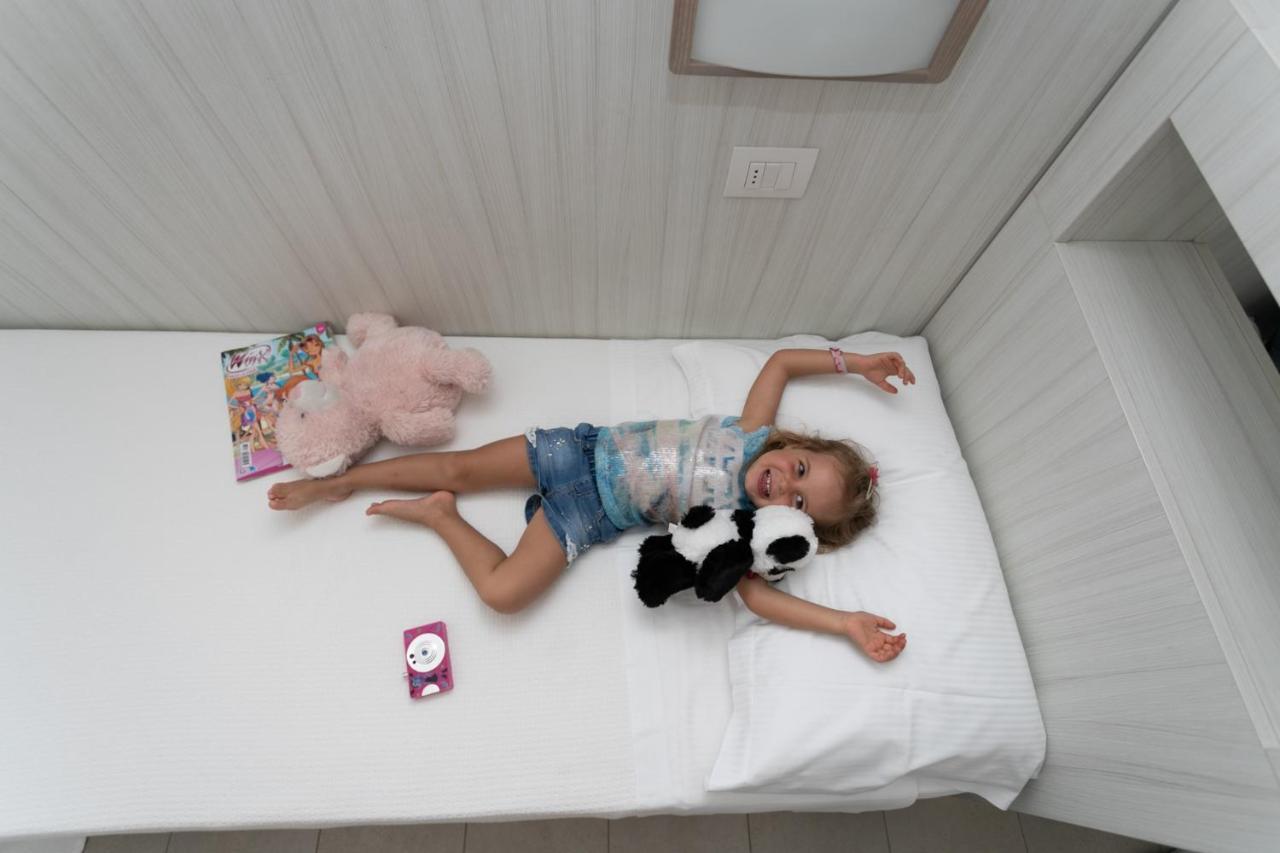 Hotel Roxy & Beach Cesenatico Esterno foto