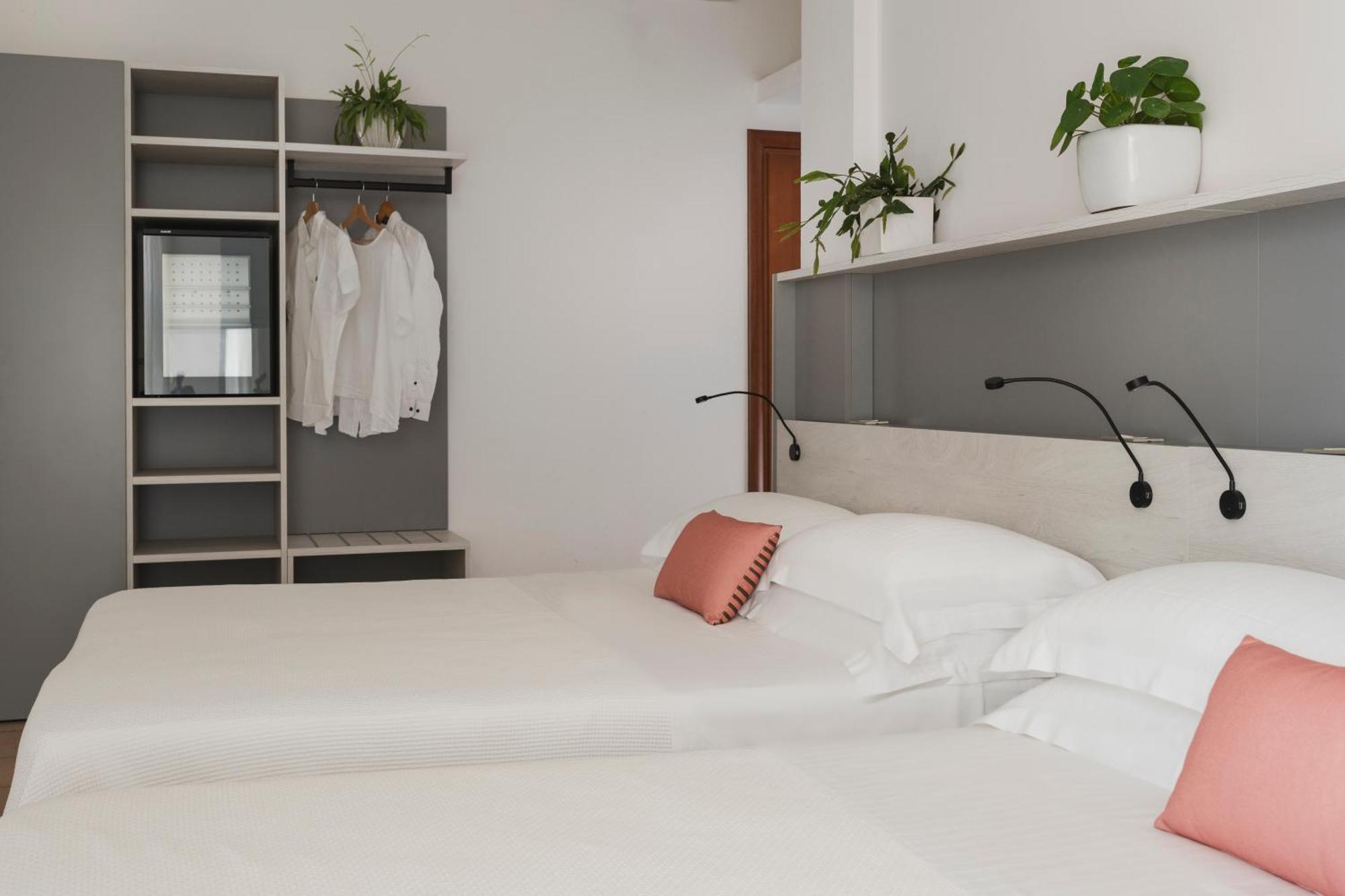 Hotel Roxy & Beach Cesenatico Esterno foto