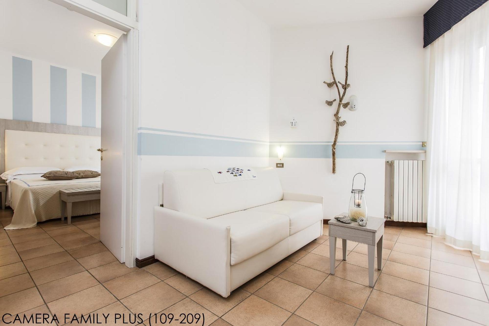 Hotel Roxy & Beach Cesenatico Esterno foto