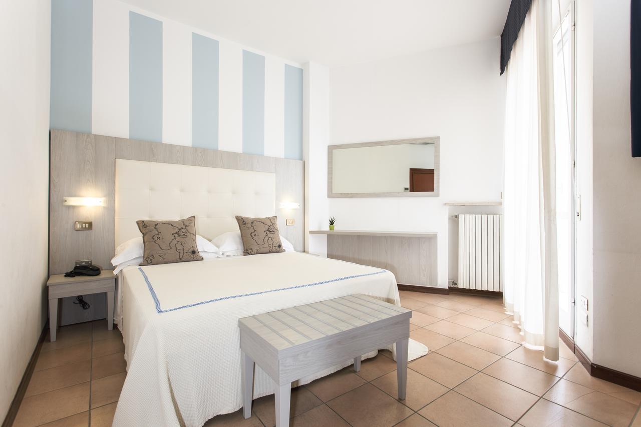 Hotel Roxy & Beach Cesenatico Esterno foto